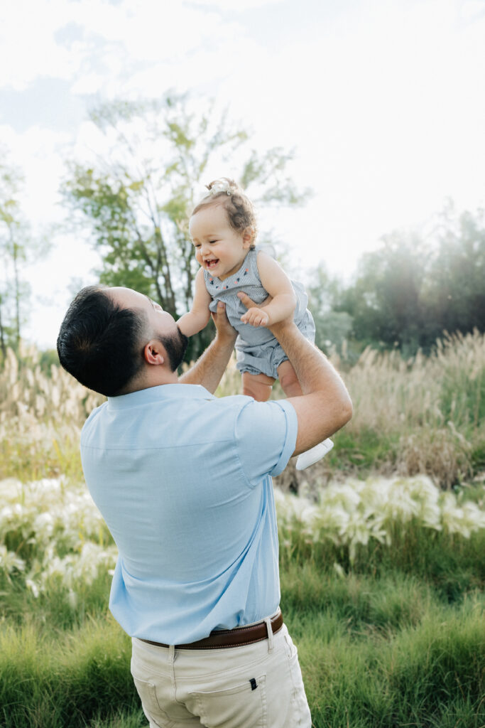 Salt Lake City family photographer captures the Reyes family at Bountiful Pond.